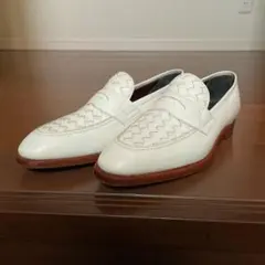 美品Tod's トッズ ホワイトグレインドライビングペニーローファー9