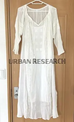 URBANRESEARCH　アーバンリサーチ　刺繍ワンピース