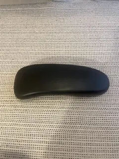 クラシックアーロンチェア　アームパット右部分