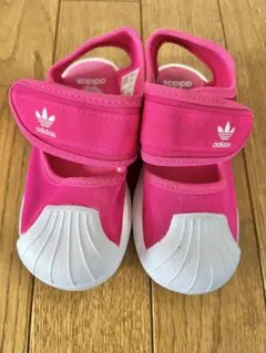 adidas ピンク サンダル　14cm