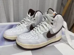 Nike Air Force 1 07’ lv8 ホワイト/ブラウン ハイカット