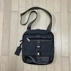 TUMI トゥミ　ALPHA BRAVO ANNAPOLIS ショルダーバッグのサムネイル