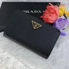 RFID搭載/未使用級✨プラダ　二つ折り財布 三角ロゴ L字 レザー 黒