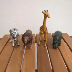 動物フィギュア4体セット（シマウマ、ライオン、キリン、カバ）