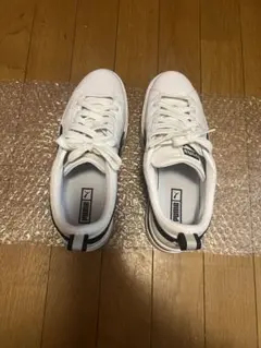 PUMA スニーカー　ホワイト