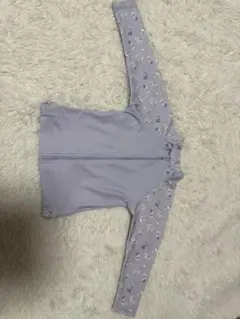 子供用　薄紫色花柄 ラッシュガード