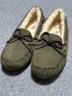 UGG オリーブ スエード スリッポン