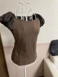 美品！バーバリーパフスリーブカットソーのサムネイル