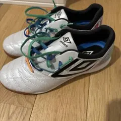 1】UMBRO サッカーシューズ 21.5cm 22cm 2足セット - メルカリ