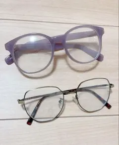 紫ラウンドフレームとメタルスクエアフレームのメガネセット