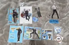 呪術廻戦 五条悟 アクリルスタンド 缶バッジ9点