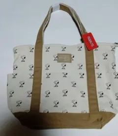 新品タグ付き　スヌーピー　トートバッグ　多収納　総柄