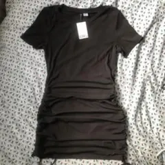 黒 半袖 タイトフィット ミニワンピース