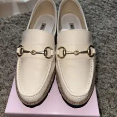美品！DIANAホワイト 金具付きローファー