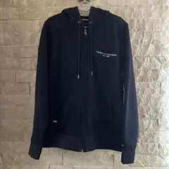 TOMMY HILFIGER ジップパーカー！