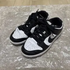NIKE DUNK LOW ブラック ホワイト スニーカーのサムネイル