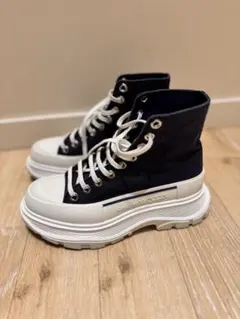 美品【Alexander McQueen 】最終価格　スニーカー 37サイズのサムネイル