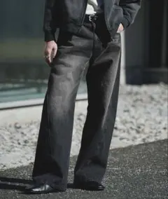 VINTAGE WASHED CURVED DENIM