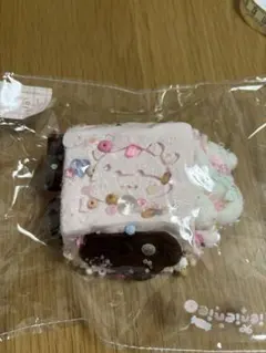 ⑫新作未使用！nienienieスクイーズ　イチゴチョコ牛ケーキ　寝そべりウサギ