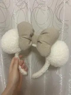 ディズニー カチューシャ ホワイト ボア ベージュ リボン