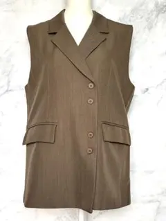 美品　裏地着き　ブラウン ノースリーブベスト ジレ　ボタン付き　オシャレ