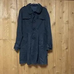 黒のトレンチコート