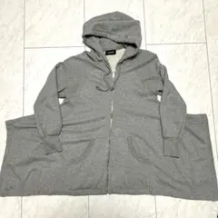 【zucca 】ズッカ ✨フード付きグレーパーカー✨ Mサイズのサムネイル