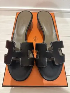 HERMES エルメス オアジス 34サイズ ブラック エルメス オアジス レザー サンダル 34 1/2 レディース ブラック