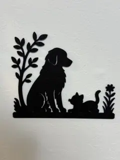 ゴールデンレトリバーと子猫のウォールアート