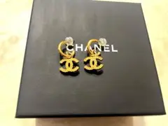 CHANELのピヤスをなかなか身につける機会が無いいので出品してみました。 CHANELのピヤスをなかなか身につける機会が無いいので出品してみました