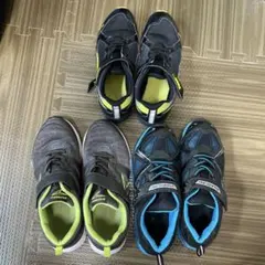 スニーカー　24センチ