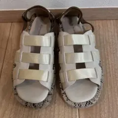 美品　AU BANNISTER グルカ風サンダル　厚底　アイボリーのサムネイル