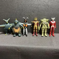 ウルトラマン 怪獣フィギュア 4体セット ウルトラマンシリーズ 怪獣フィギュア 4体セット - メルカリ