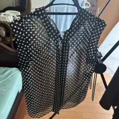 水玉模様 半袖シャツ 黒と白のサムネイル
