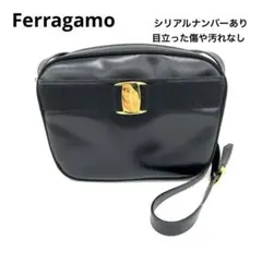 【本日限定値下げ】フェラガモ ヴァラブラックレザーショルダーバッグ ゴールド金具