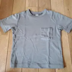 Tシャツ⭐くすみカーキ 130cm ユニクロ