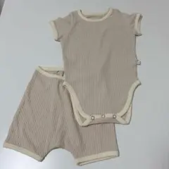 新品　韓国ベビー服peekaboo ロンパース セットアップ ベージュ12mのサムネイル