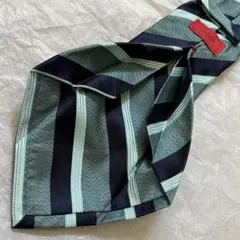 新品 ISAIA 7HOLD　 チャコールグレー　ソリッドネクタイ　極上 Executive】エグゼクティブ ソリッドタイ シルバーグレー