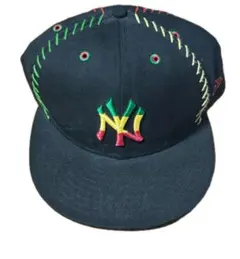 NEWERA 59FIFTヤンキース　黒ベースボールキャップ　ラスタカラー