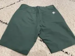 DESCENTE グリーン ショートパンツ