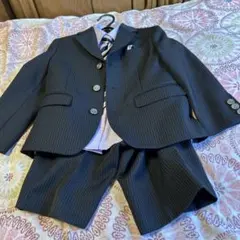 キッズ用フォーマルスーツ（ダークグレー、ストライプ）