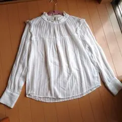 LOWRYS FARM　ローリーズファーム★フリル白ブラウス