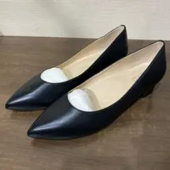 Attenir ブラック レザー ポインテッドトゥパンプス