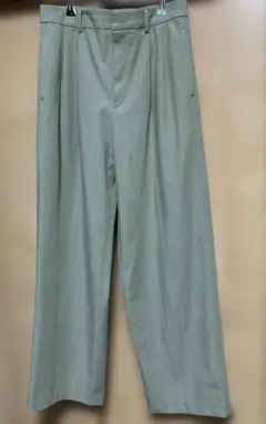 ユニクロ　UNIQLO タックワイドパンツ（ツータック・丈標準69～71cm）M