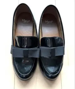 Menueブラック リボン付きローファー