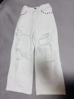 キッズ ホワイト ダメージデニムパンツ スタッズ付　サイズ9Y