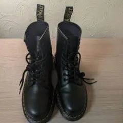 値段交渉可！】Dr. Martens8ホールブーツ ブラック UK7 1万円 - メルカリ