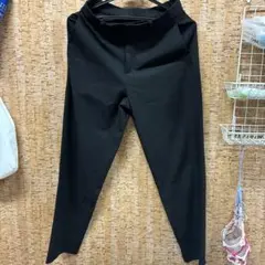 ユニクロ　スマートアンクルパンツ　ブラック　M