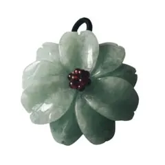 翡翠　ヒスイ　花型　ペンダントトップ