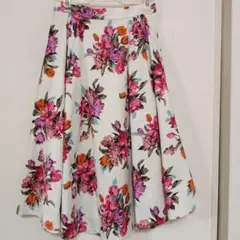 トランテアンソンドゥモード花柄 フレアスカート